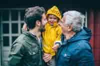 Papà e nonno che sorridono